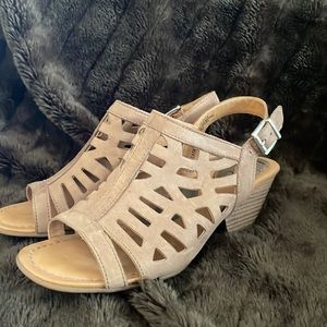 B O C tan leather sandals, size 7, never worn